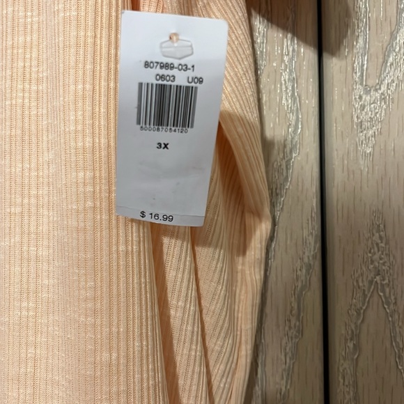 NWT Old Navy Peach Luxe Tee - Picture 3 of 4